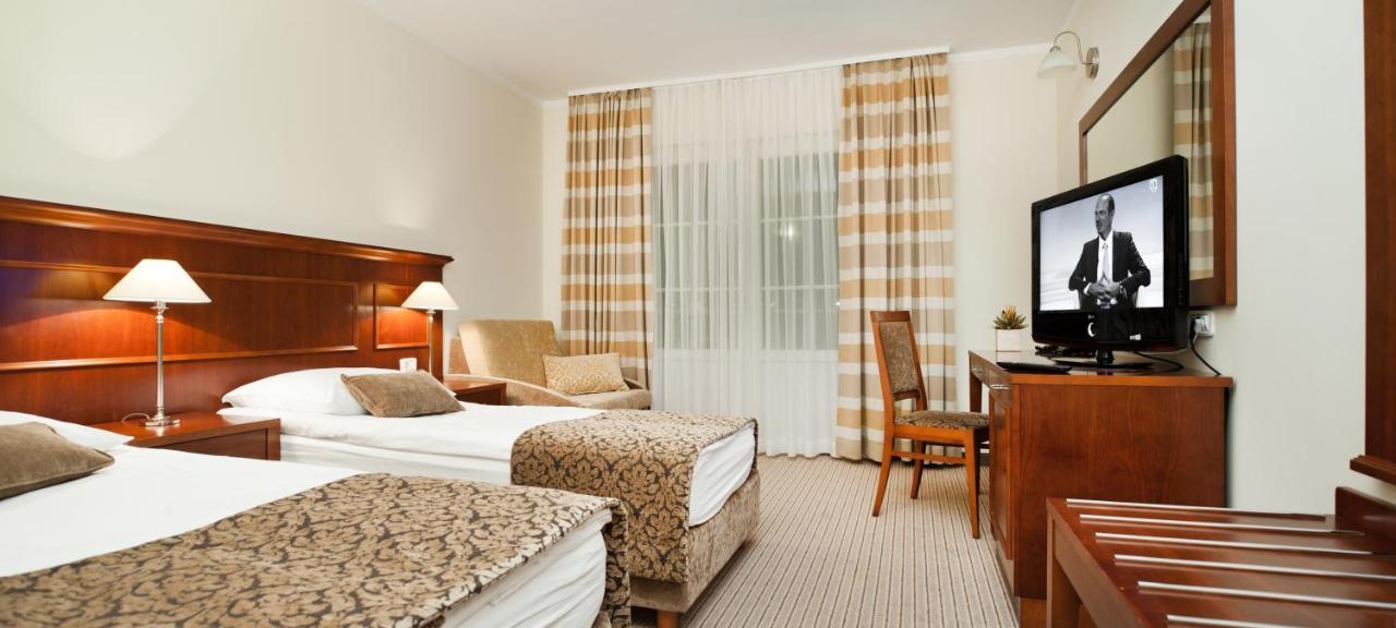Hotel Cateski Dvorec Catez ob Savi Ngoại thất bức ảnh